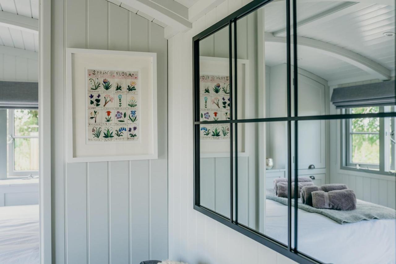 Blatchford Briar - Award Winning Private Shephards Huts With Their Own Secluded Hot Tubs Milton Abbot Bagian luar foto