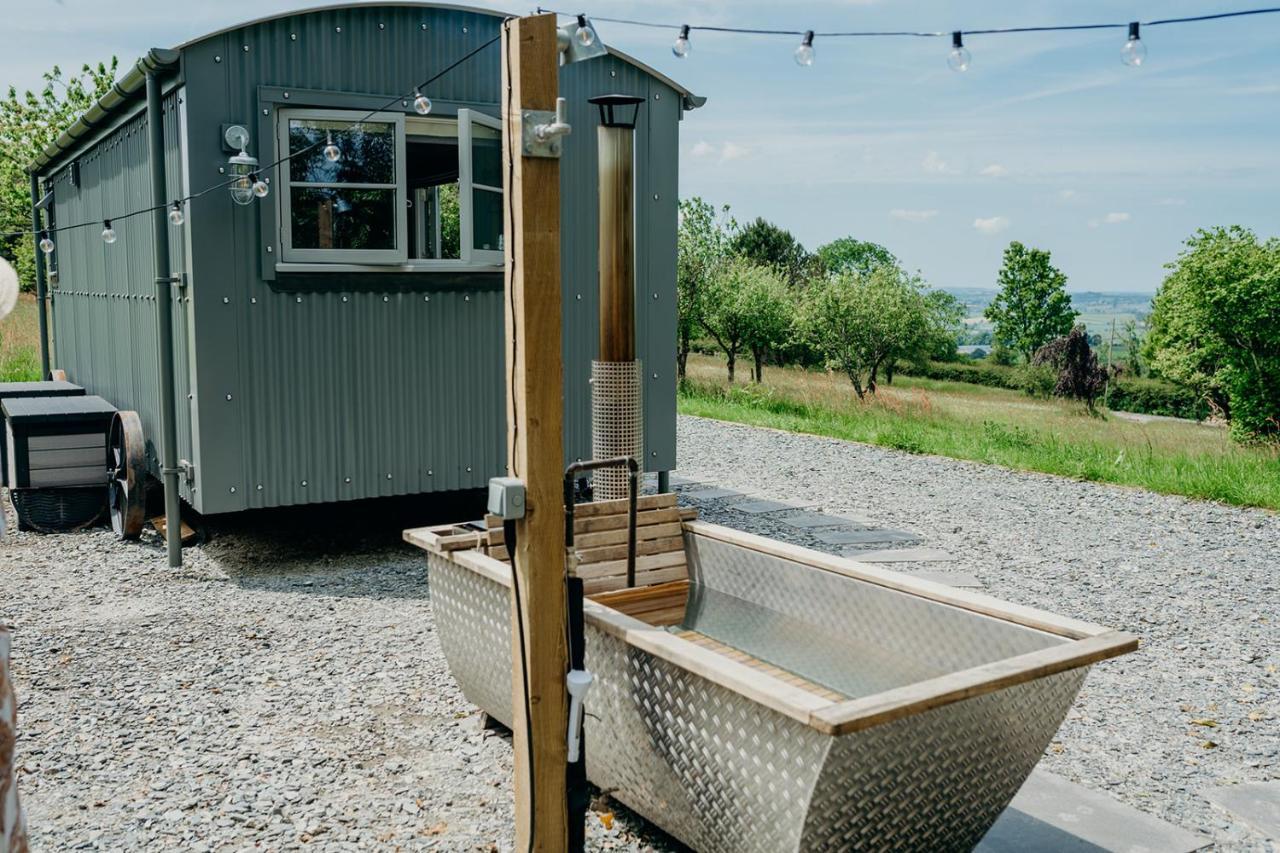 Blatchford Briar - Award Winning Private Shephards Huts With Their Own Secluded Hot Tubs Milton Abbot Bagian luar foto