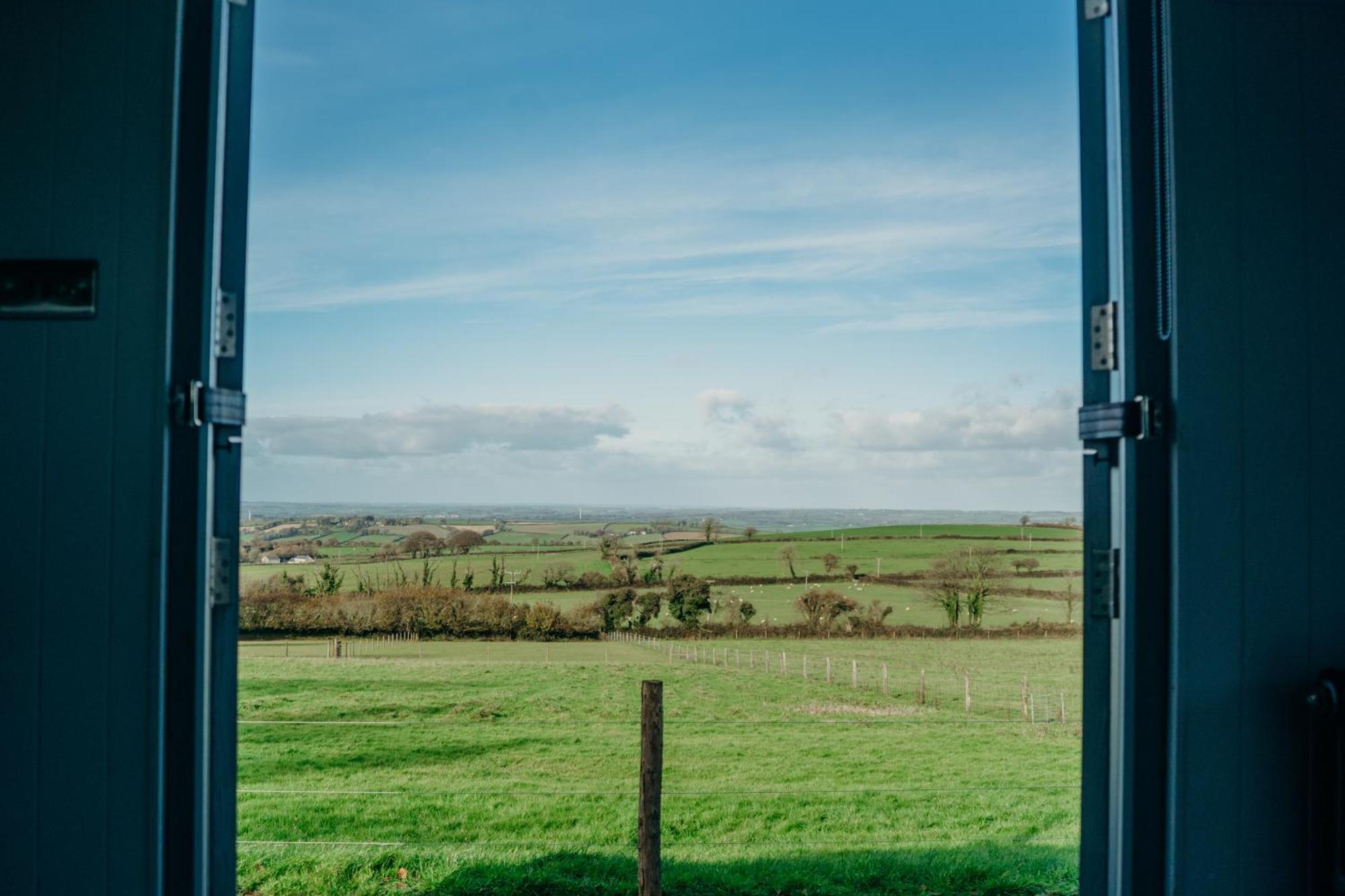 Blatchford Briar - Award Winning Private Shephards Huts With Their Own Secluded Hot Tubs Milton Abbot Bagian luar foto